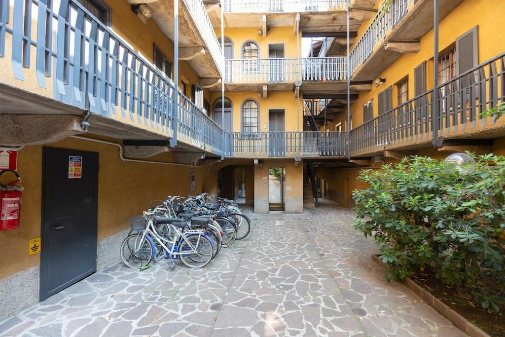 My Charming Apartments Ai Navigli-Vigevano Suite ミラノ エクステリア 写真